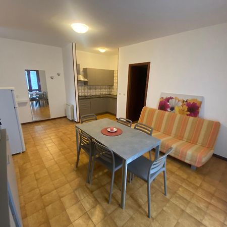 Cond Giardino Lägenhet Lignano Sabbiadoro Exteriör bild