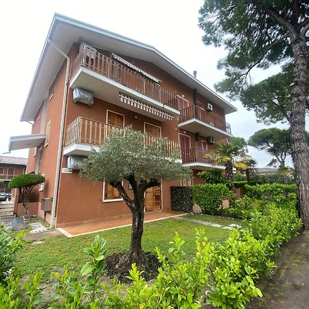 Cond Giardino Lägenhet Lignano Sabbiadoro Exteriör bild