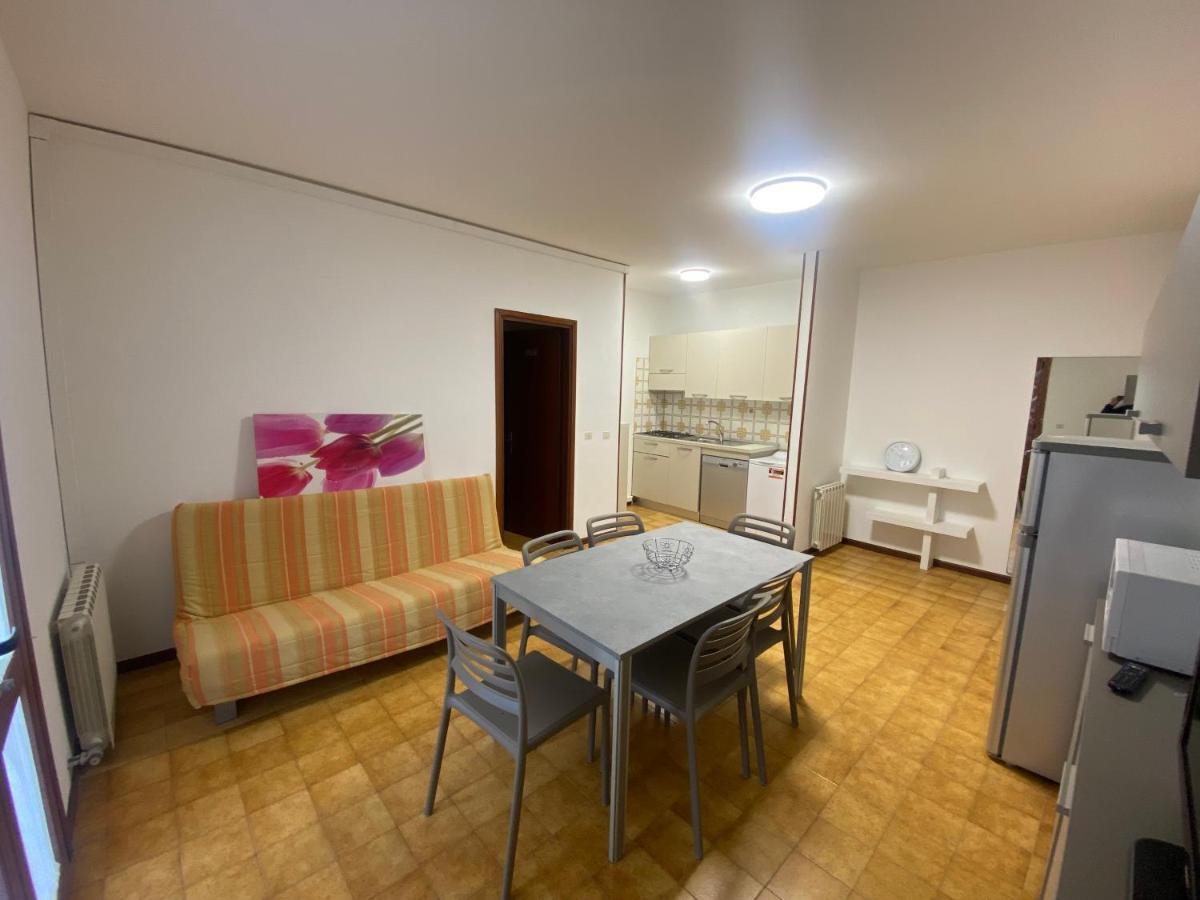 Cond Giardino Lägenhet Lignano Sabbiadoro Exteriör bild